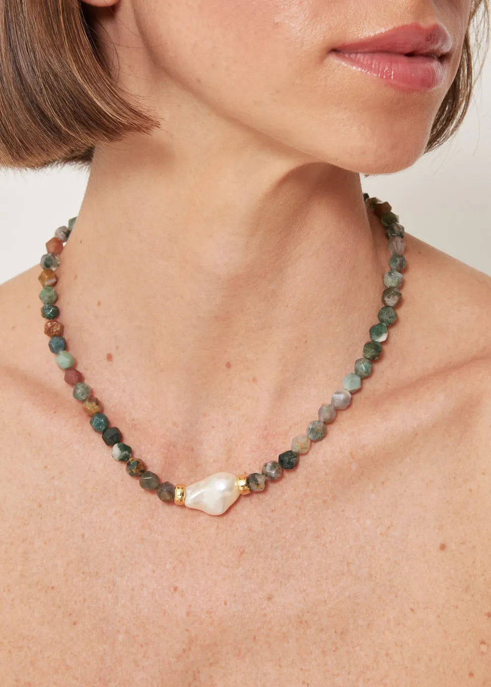 Colar Mob Pedra Ágata Detalhe Pérola