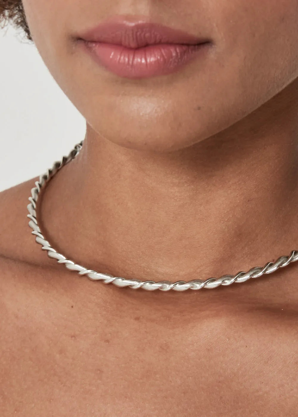 Colar Mob Aco Detalhe Strass