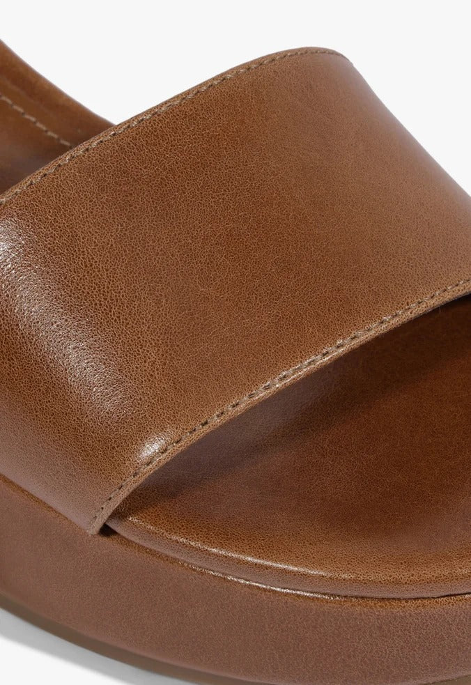 Sandália Schutz Salto Bloco Steffi Couro Marrom