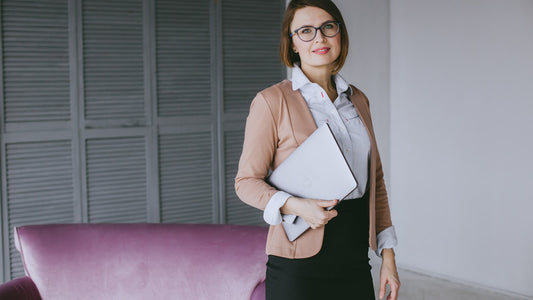 Look profissional feminino para o trabalho