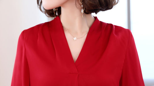 Look feminino com peça de cima em destaque