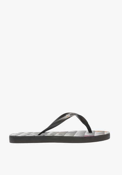 Chinelo Schutz Triangle