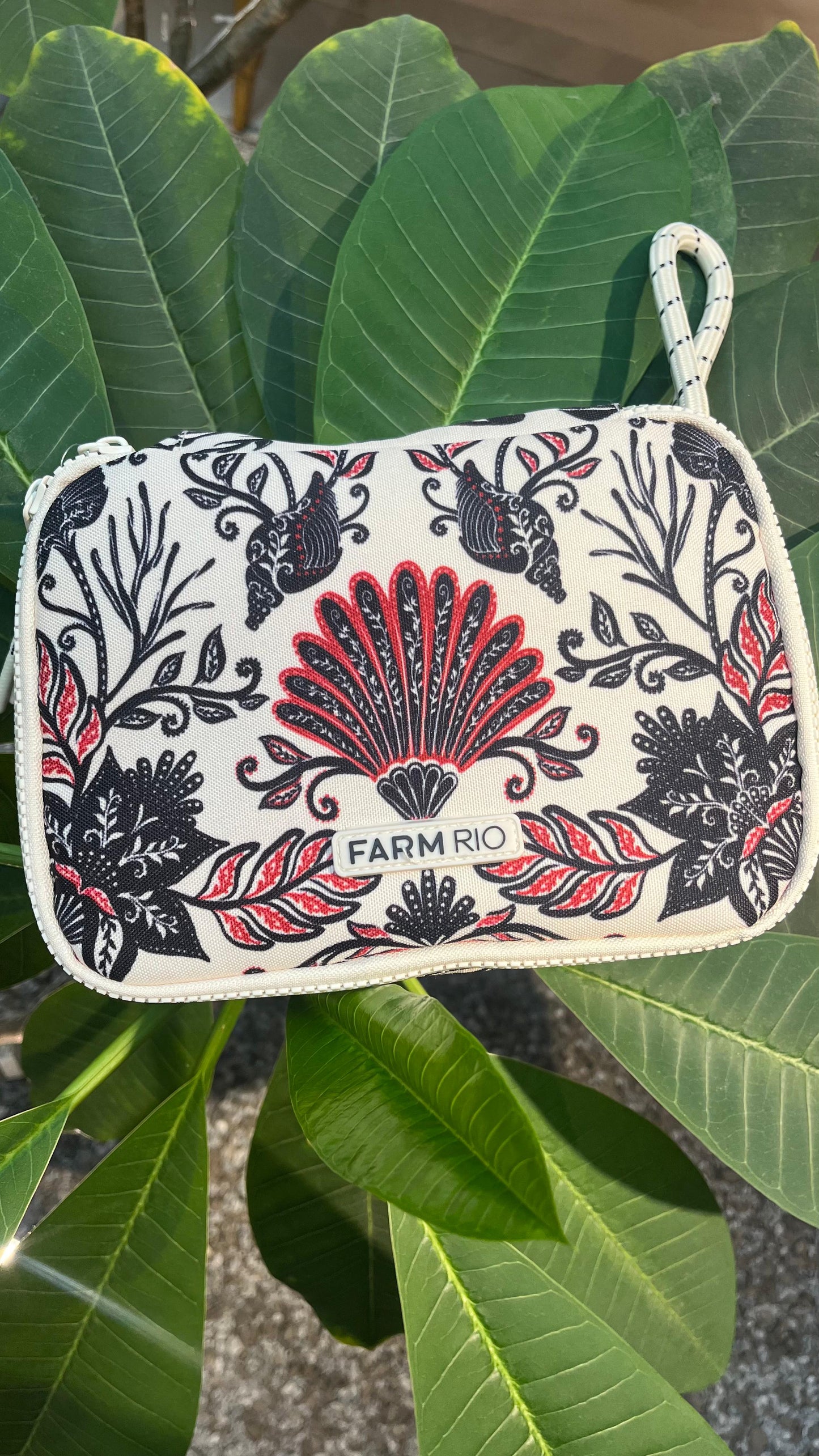 Necessaire Farm Xerô Jardim De Concha