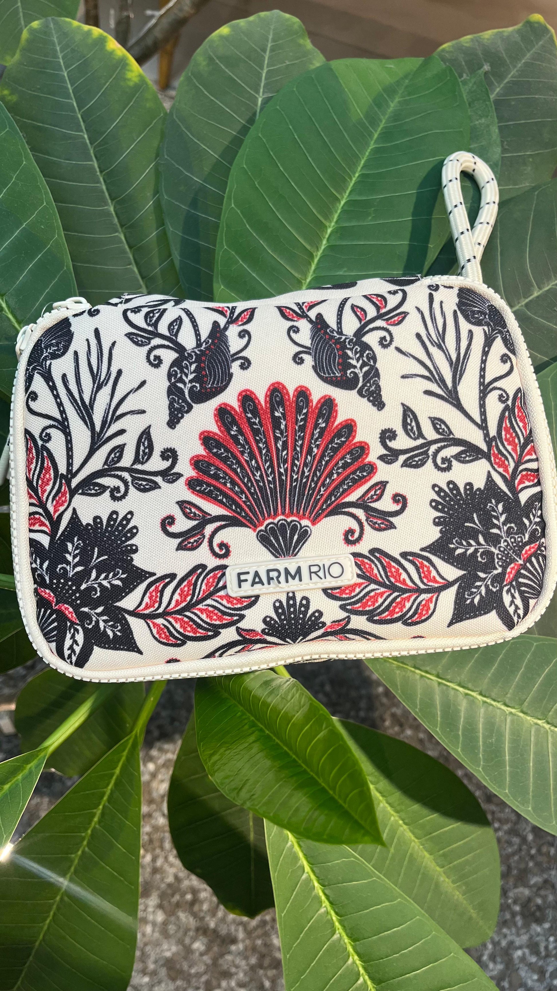 Necessaire Farm Xerô Jardim De Concha